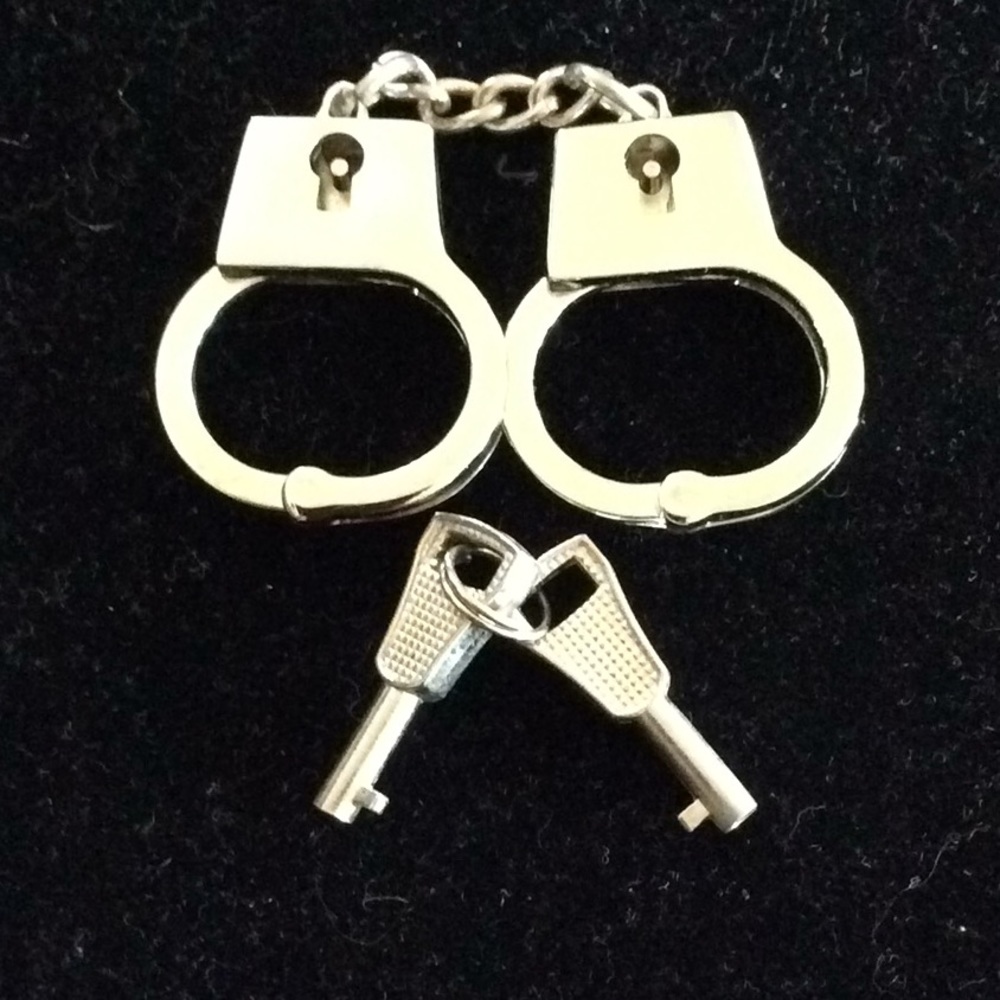 Miniature silver handcuffs with 2 keys